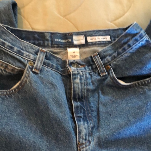Liz Claiborne Blue jeans size 6R - Picture 2 of 5